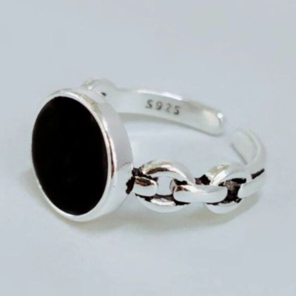 Minimalist Sterling Silver Black Circle Chain Ring - Picture 4 of 5